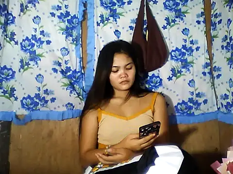 PinaySkinnyJust18 online show from May 10, 12:02 am