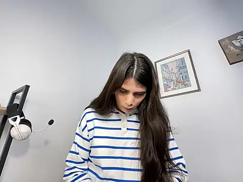 Lily WellGifted online show from February 2, 8:57 am