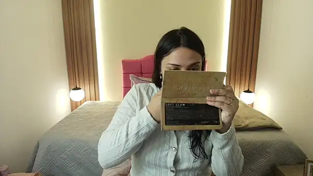 IvonneRoss  online show from May 26, 12:26 pm