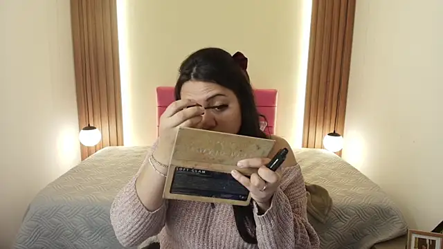 IvonneRoss  online show from May 25, 12:15 pm