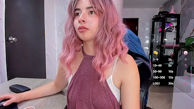 Qetsyah tf online show from May 15, 3:59 pm