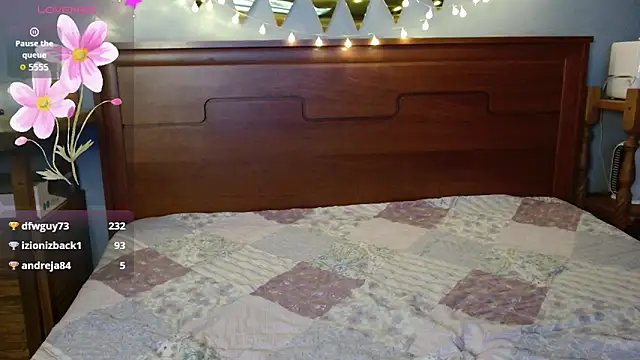 Daisy Lovely online show from May 14, 6:19 am