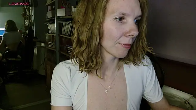 Daisy Lovely online show from May 22, 4:16 pm