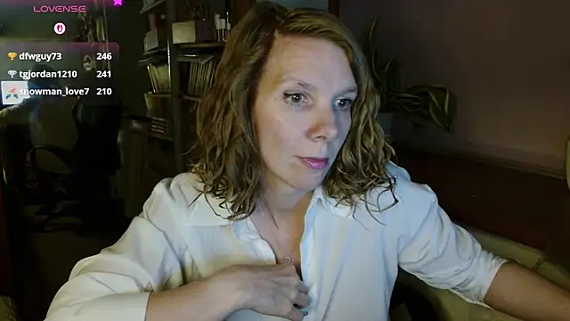 Daisy Lovely online show from May 20, 4:37 pm