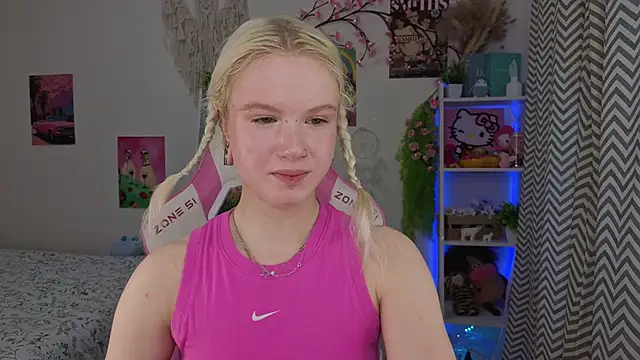 Mia WaterFall online show from May 11, 3:19 am