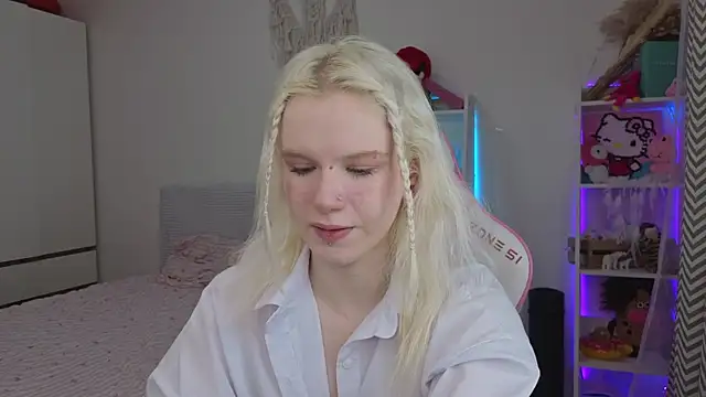 Mia WaterFall online show from April 3, 3:37 am