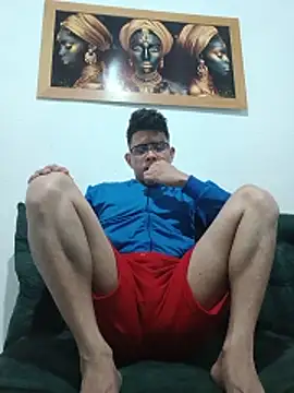 ClarkAndBruno online show from May 30, 5:05 am