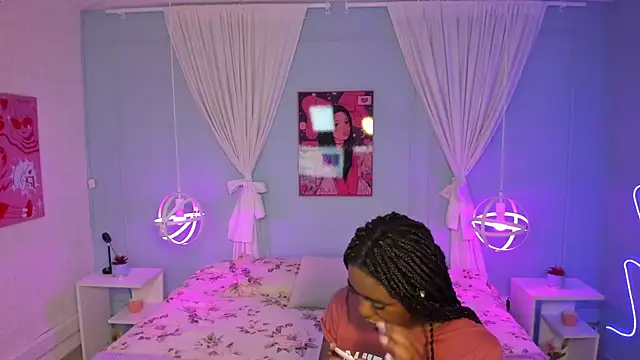 naomi campell online show from March 16, 7:40 pm