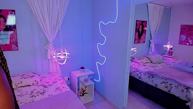 naomi campell online show from March 18, 8:58 pm