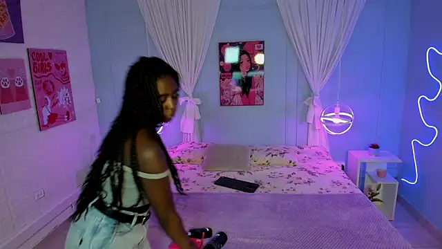 naomi campell online show from March 23, 7:31 pm