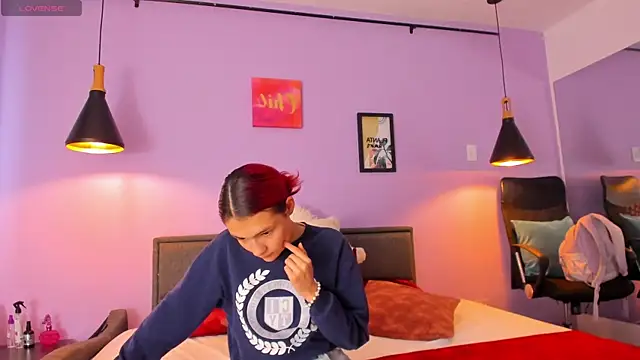 lanablacke  online show from April 4, 12:04 pm