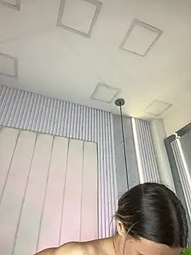 JuliaColemann online show from May 12, 12:01 pm