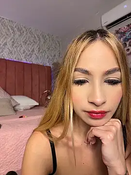 chiarabonds online show from May 11, 5:43 pm