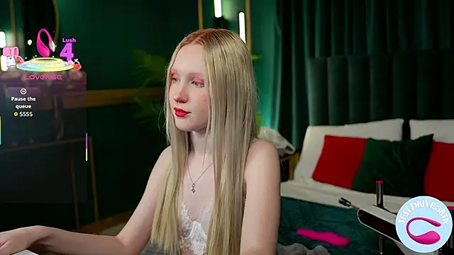 Sia Hart online show from February 25, 6:06 pm