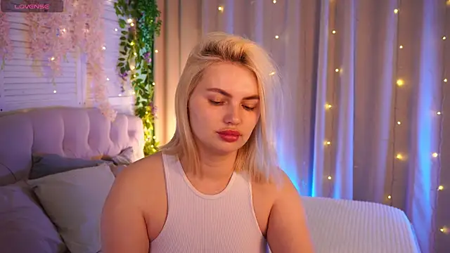 AmeliaWeells online show from May 6, 4:05 am