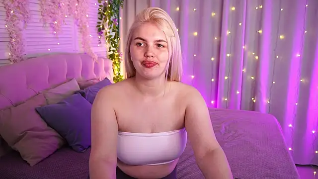 AmeliaWeells online show from May 13, 4:07 am