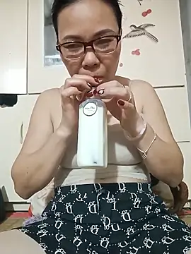 Nuna 689 online show from May 24, 2:05 pm