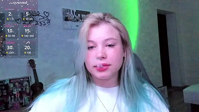 Lulu Di online show from June 28, 8:59 pm