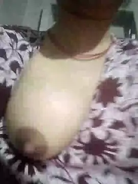 Nasrjfjfjy5578 online show from April 1, 9:45 pm