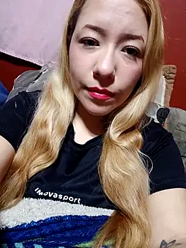 lunaruiz12 online show from February 2, 2:43 am