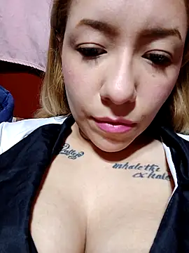 lunaruiz12 online show from February 8, 2:48 am