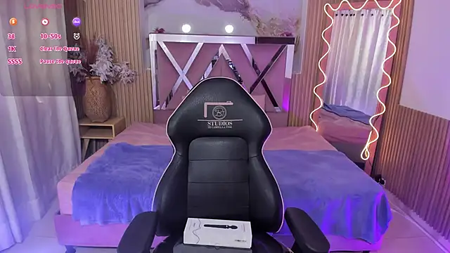 JENNA TAY1 online show from May 19, 7:10 pm