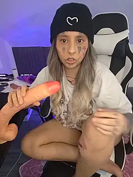 ThatAltGirl online show from May 19, 11:28 am