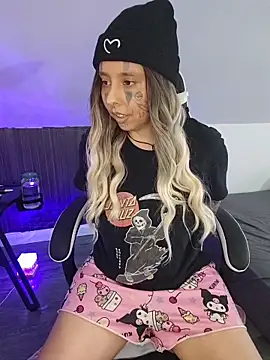 ThatAltGirl online show from May 15, 12:52 pm