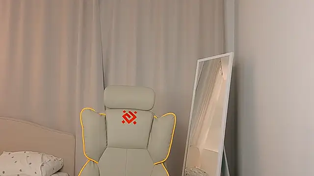 ssandralovin online show from March 25, 8:34 pm