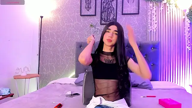 lana gill1 online show from May 21, 1:53 pm