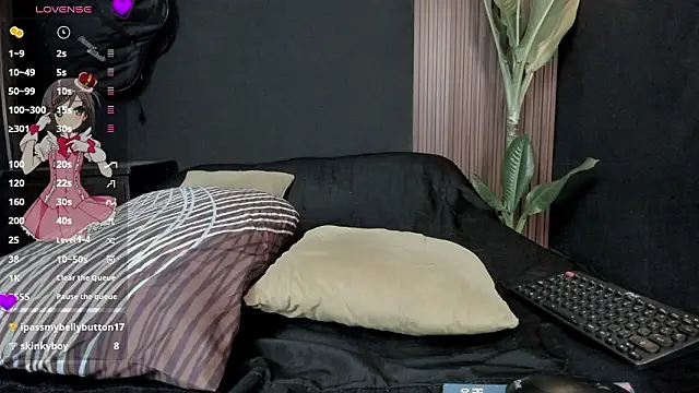 luna sunflower   online show from March 9, 2:15 am