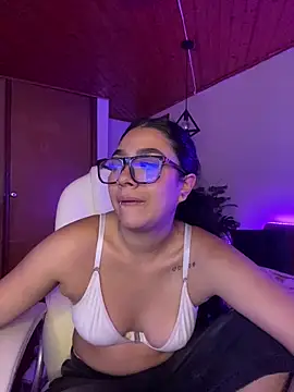 Violetta pinkk1 online show from April 10, 8:31 am