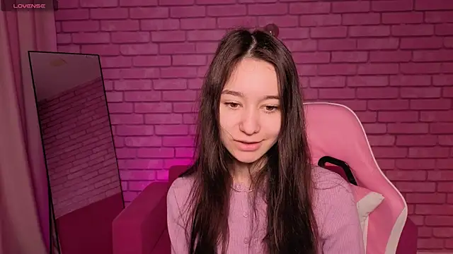 Nicole Brownie online show from May 7, 1:10 am