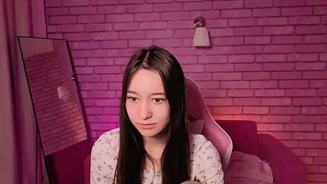 Nicole Brownie online show from May 8, 1:20 am