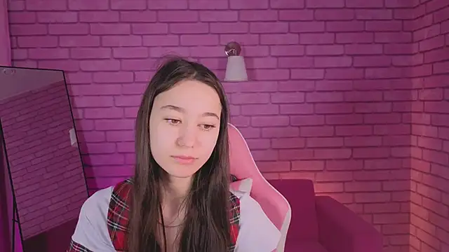 Nicole Brownie online show from April 4, 1:26 am