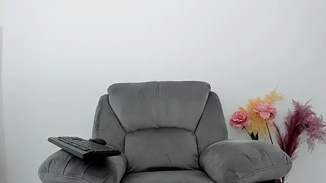 SecretVanilla online show from April 8, 8:38 am