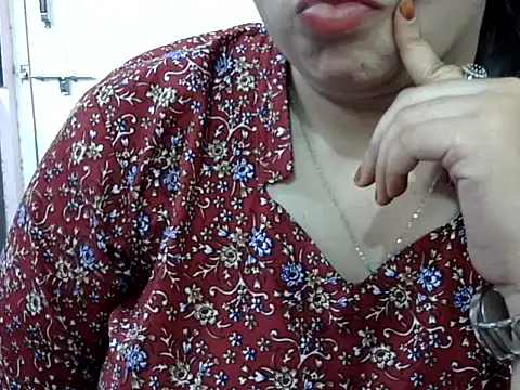 Cute Aliyaa online show from May 19, 1:40 pm