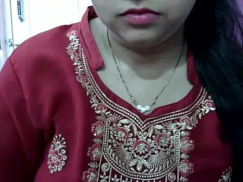 Cute Aliyaa online show from May 17, 2:05 pm