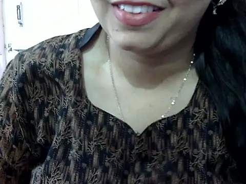 Cute Aliyaa online show from May 10, 12:18 pm