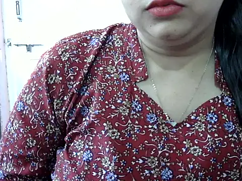 Cute Aliyaa online show from May 14, 11:27 am