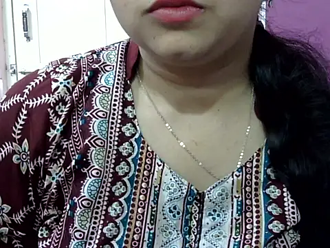 Cute Aliyaa online show from May 2, 1:47 pm