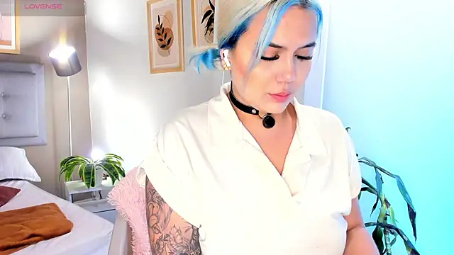 SalomeStorm  online show from April 1, 3:20 pm