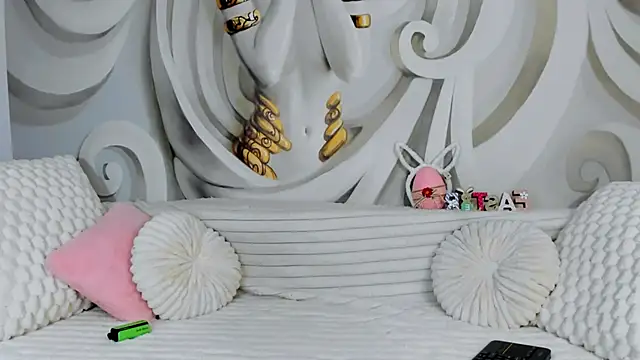 JessicaLee25 online show from April 7, 8:11 pm