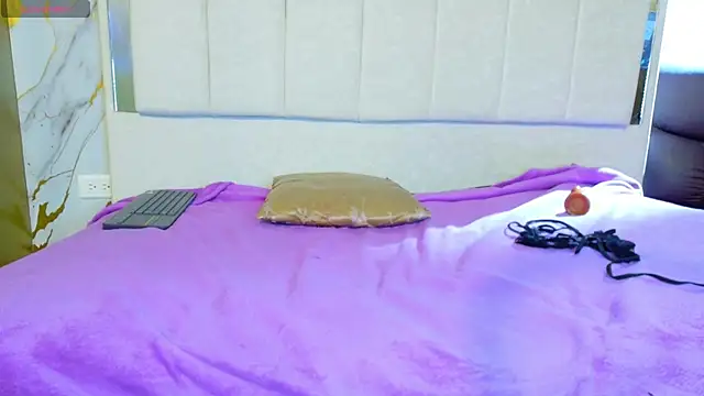 Red Scarlet16 online show from March 22, 4:18 am