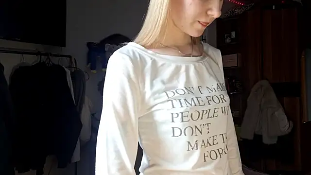 ChongTreece online show from March 19, 6:40 am