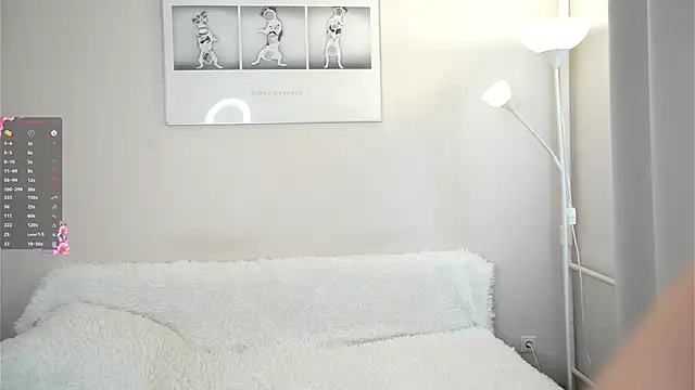 LoraLynn online show from April 8, 1:35 pm