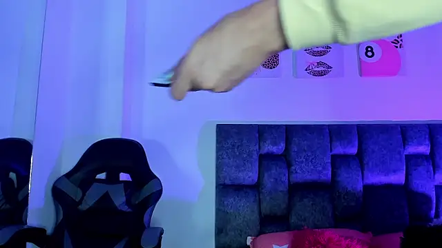 Isabella Moon9 online show from April 7, 12:18 pm