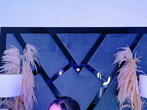 KylieWhitee online show from February 20, 12:07 pm