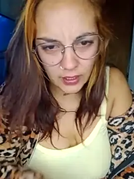 kuramaqueen online show from June 27, 4:02 am