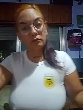 kuramaqueen online show from March 30, 3:17 am